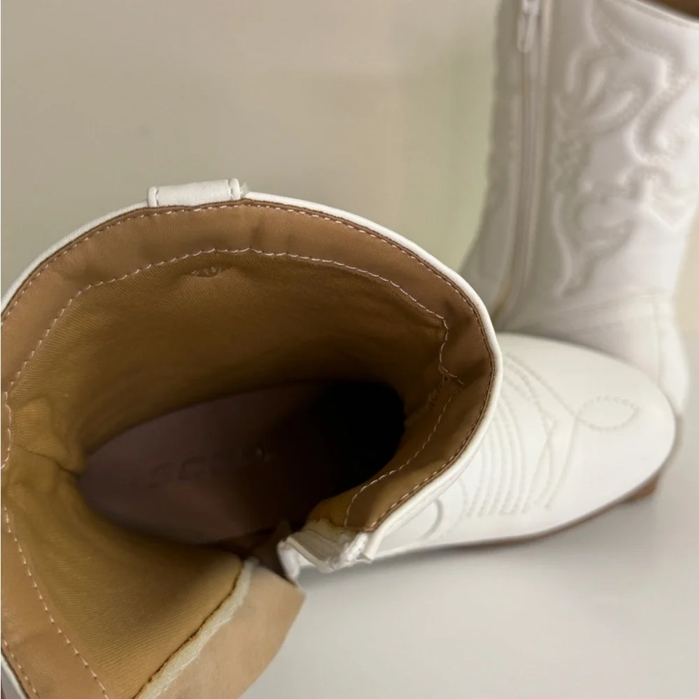Soda: Girls Western Cowboy Stitched Low Heel Boots, Size 3